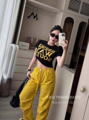 Ảnh của Set áo đen mix quần vàng