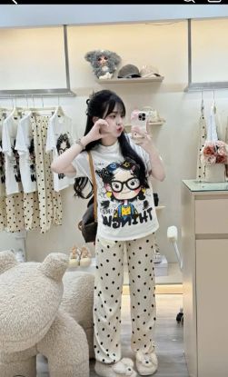 Ảnh của Set bôi cô gái đeo kính quần bi