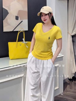 Ảnh của Set áo cổ tim vàng quần trắng