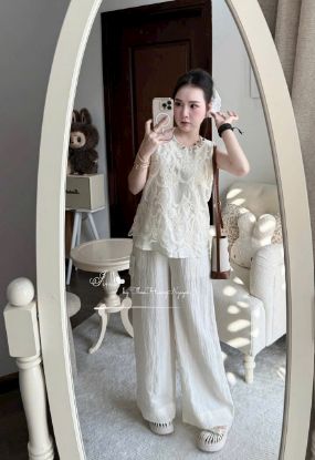Ảnh của Set áo ren cổ đá mix quần suông
