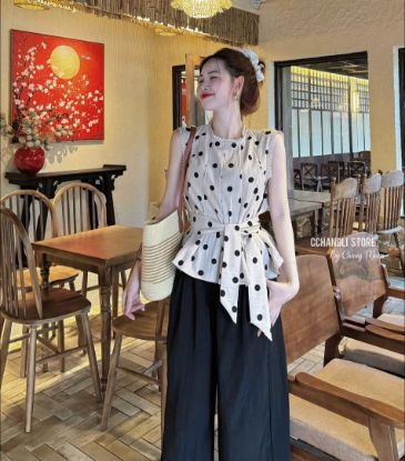 Ảnh của Set áo màu be chấm bi mix quần suông