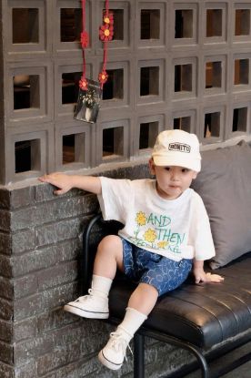 Ảnh của Set áo chữ And Then mix quần jean giấy