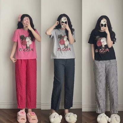 Ảnh của Set bộ áo cô gái tai nghe mix quần kẻ