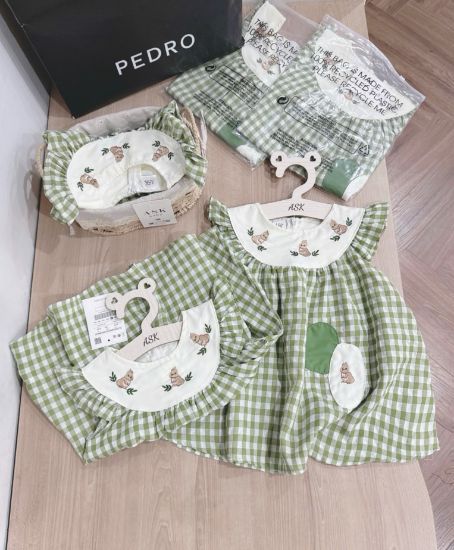 Ảnh của Váy xanh kẻ caro