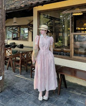 Ảnh của Váy kẻ cổ trắng buộc nơ sau