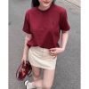 Ảnh của Áo phông đỏ mận thêu ngựa