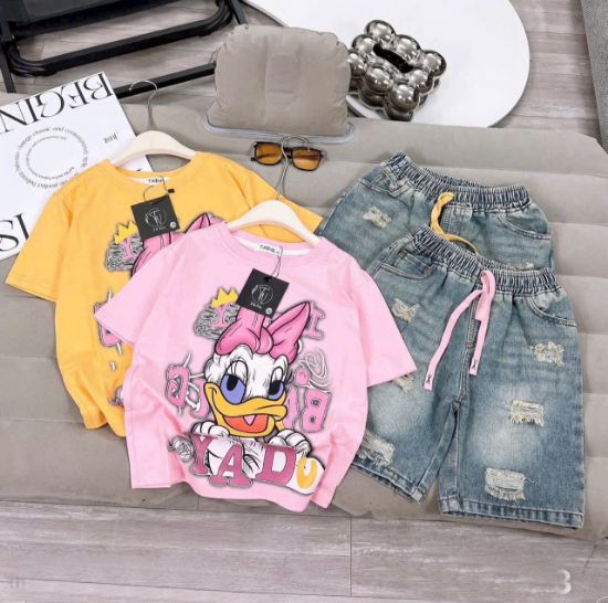 Ảnh của Set áo vịt mix quần jean bé gái